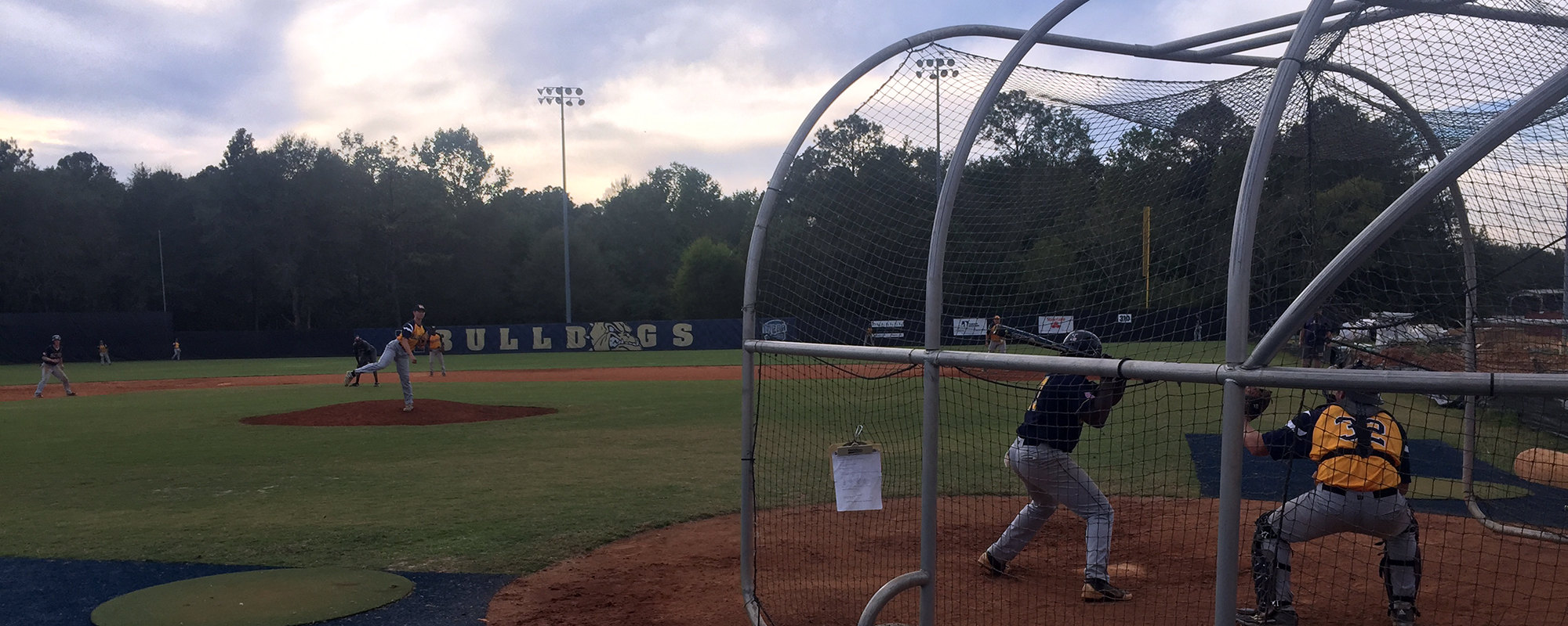 Gold takes lead in World Series