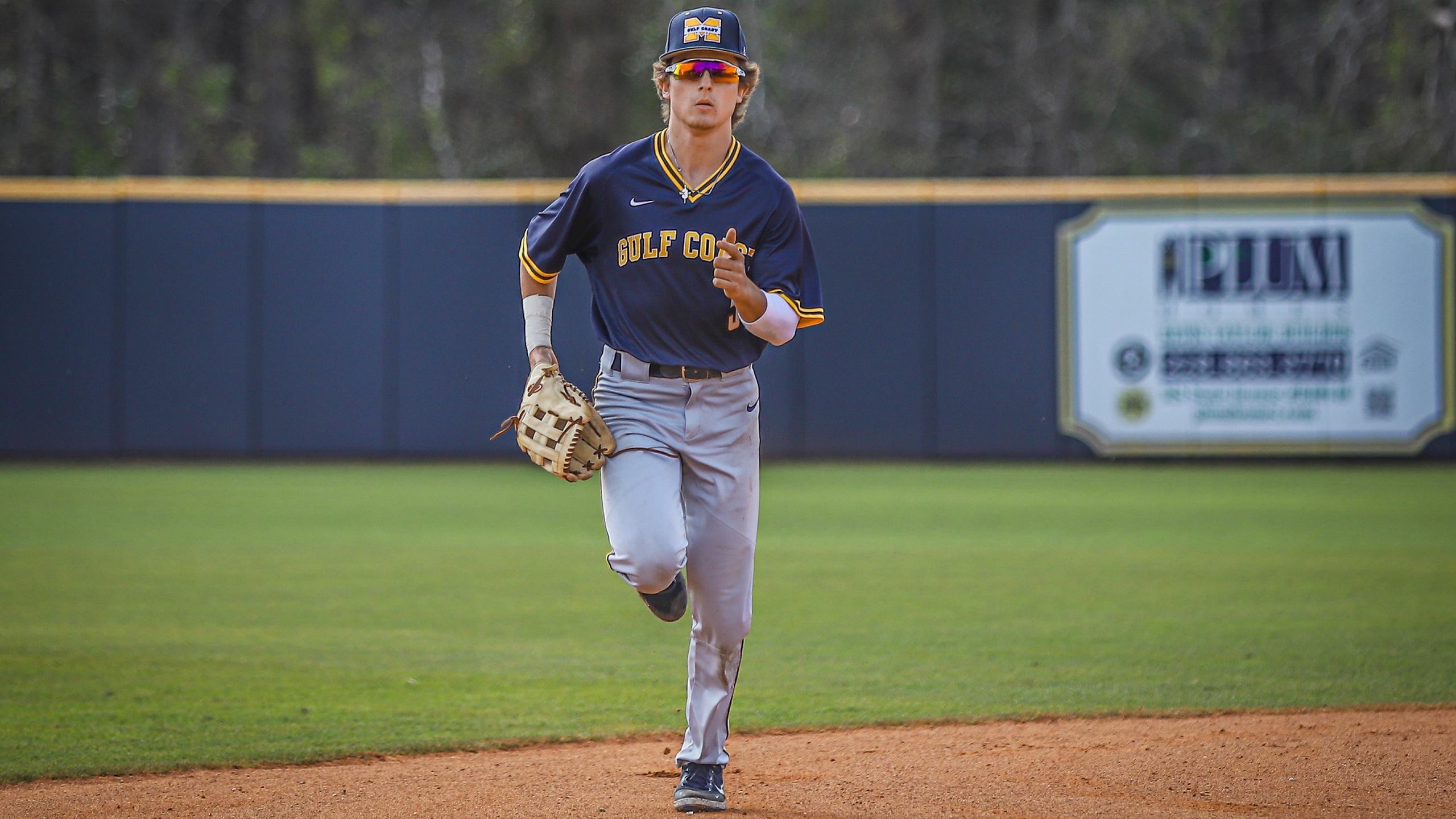 Cary&rsquo;s 6 RBIs, Henderson&rsquo;s 10 K&rsquo;s lead sweep