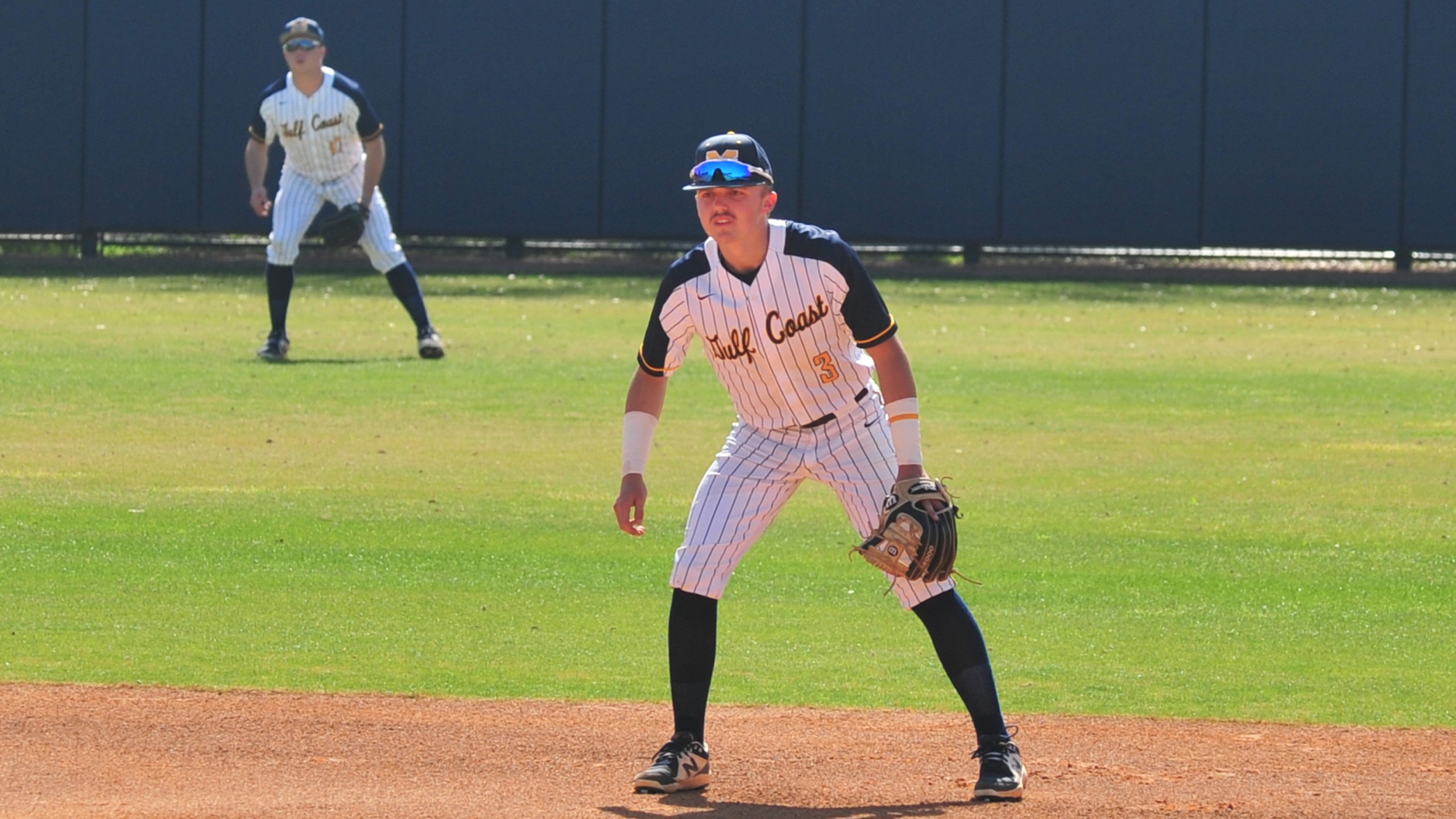 Bulldogs head north to play Coahoma