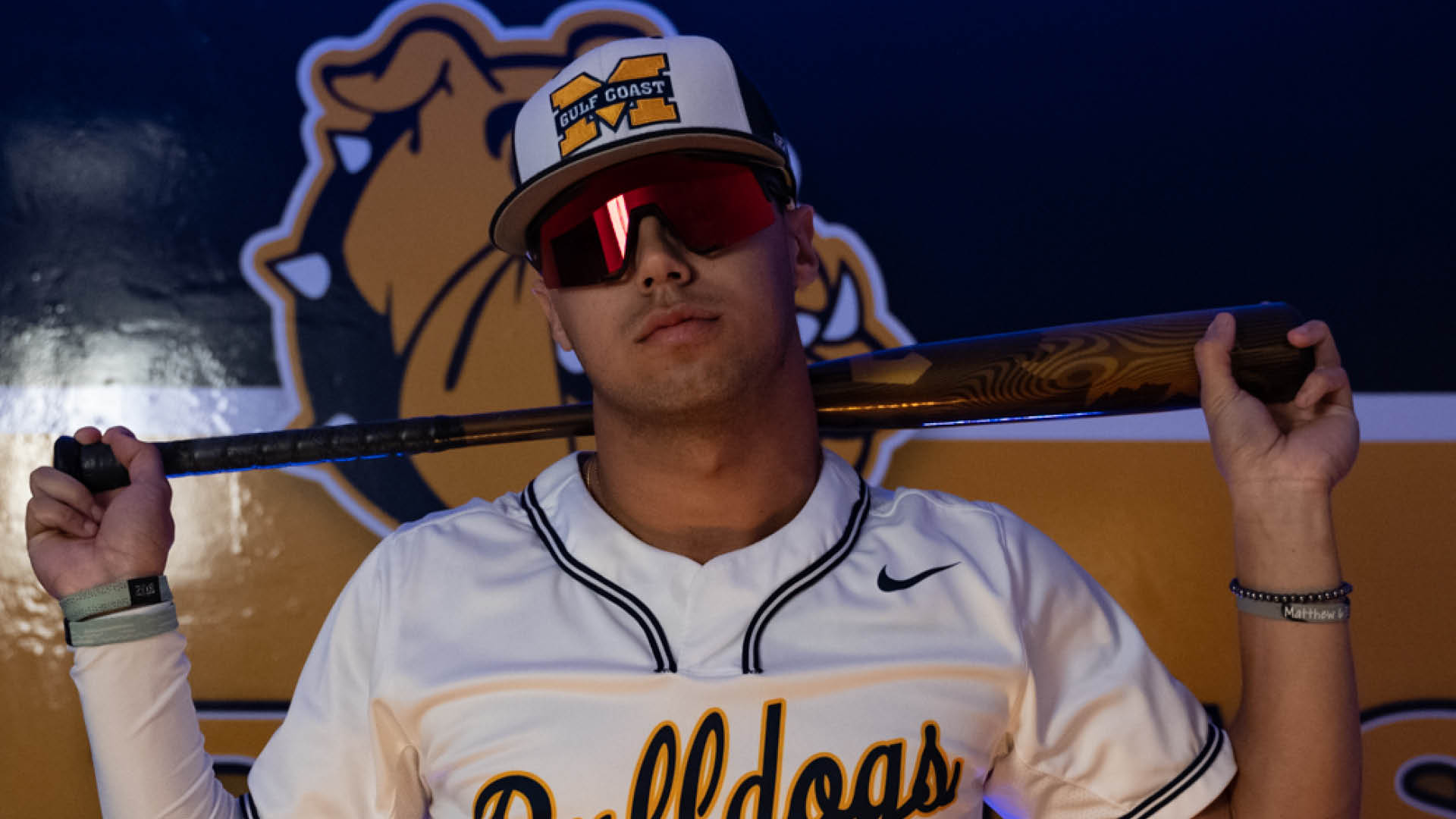 Jackson&rsquo;s blasts help earn Gulf Coast split