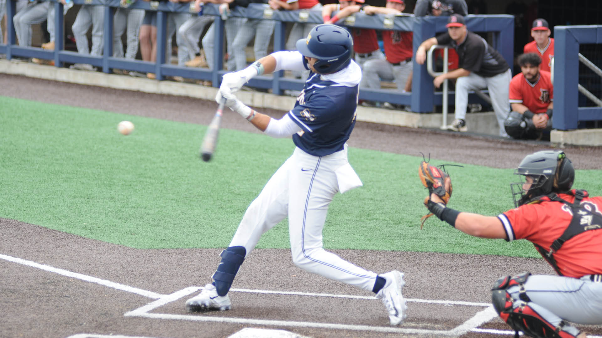 Bulldogs open MACCC play with sweep