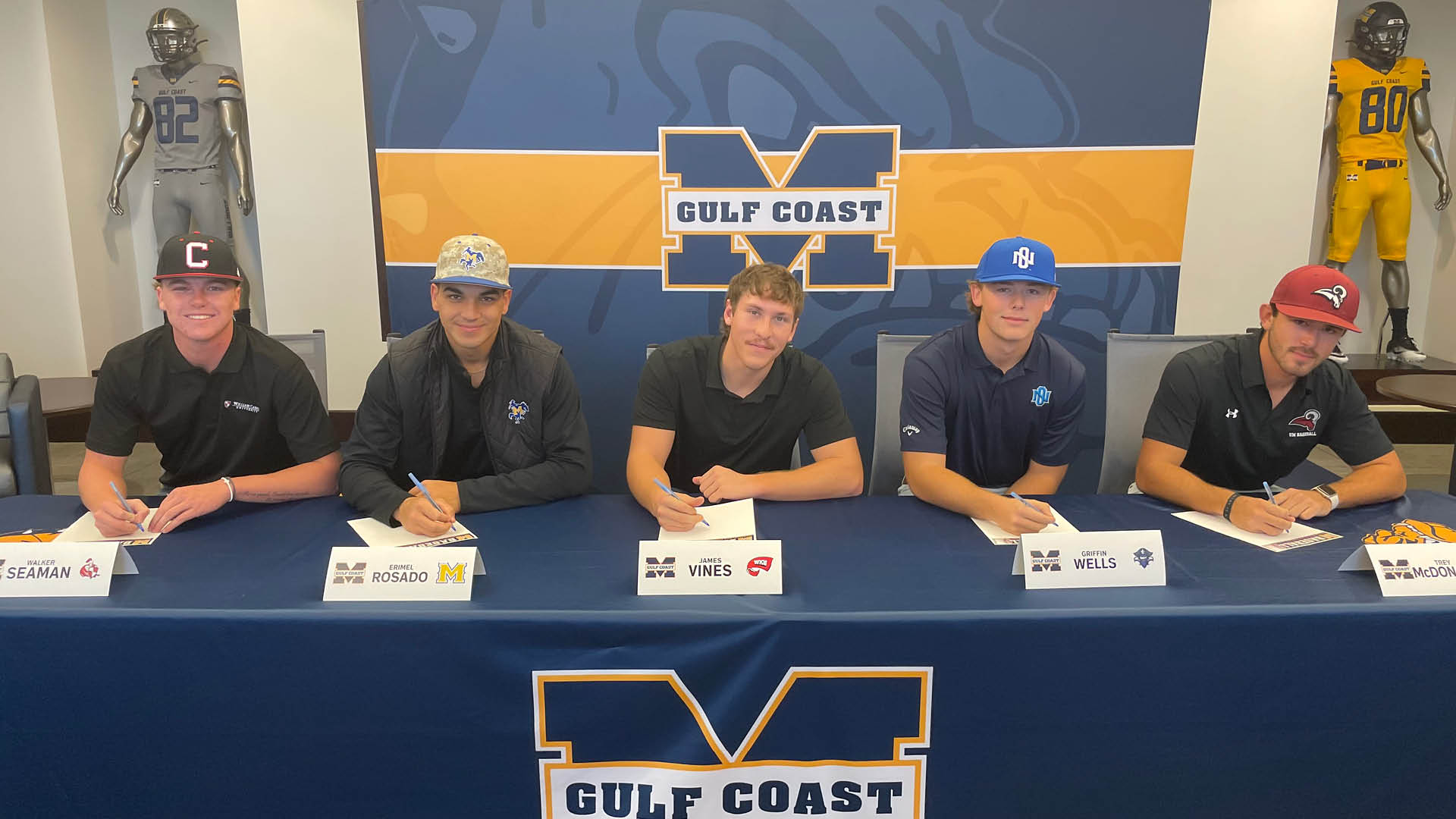 5 Bulldogs sign to play at Next Level