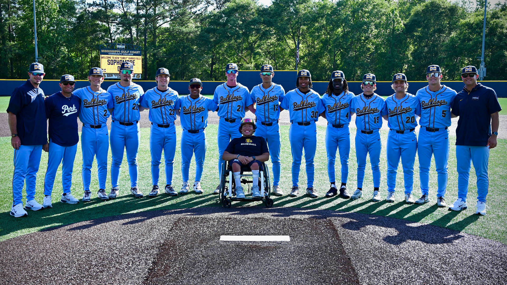 Bulldogs win big on Sophomore Day