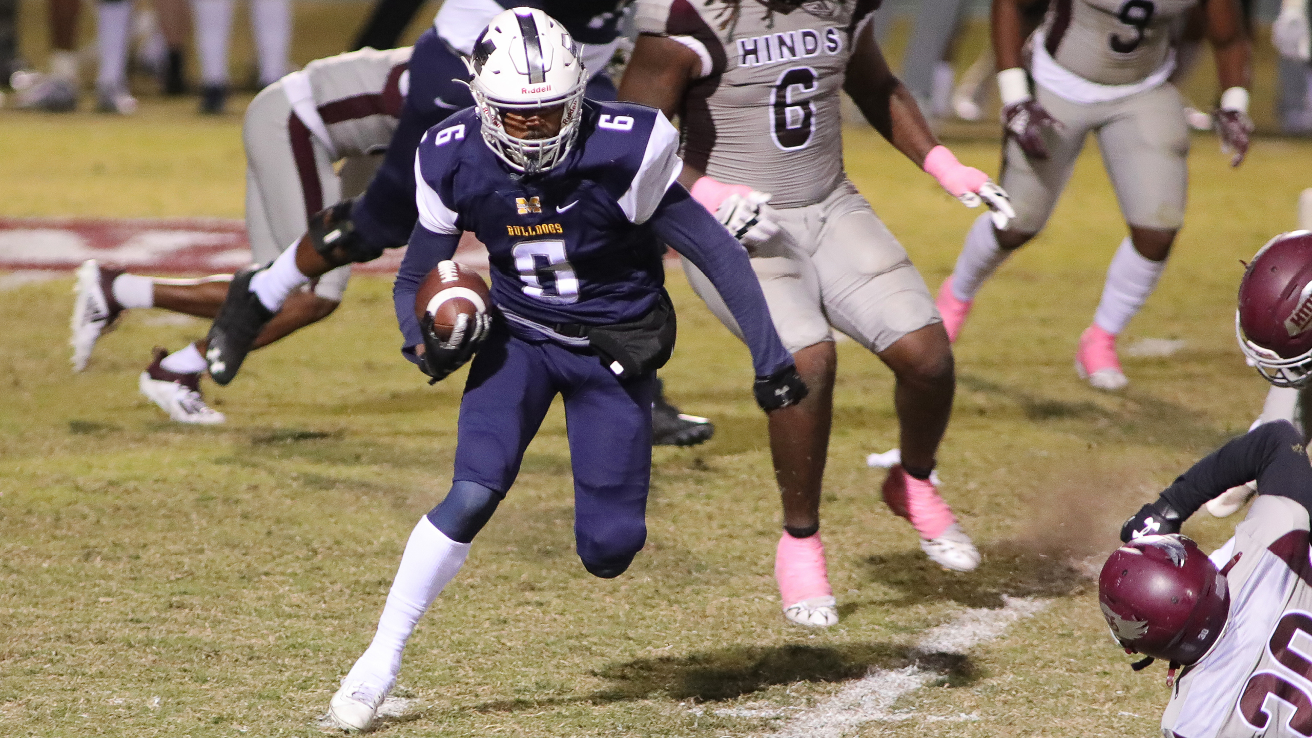 Bulldogs hammer Hinds 34-7