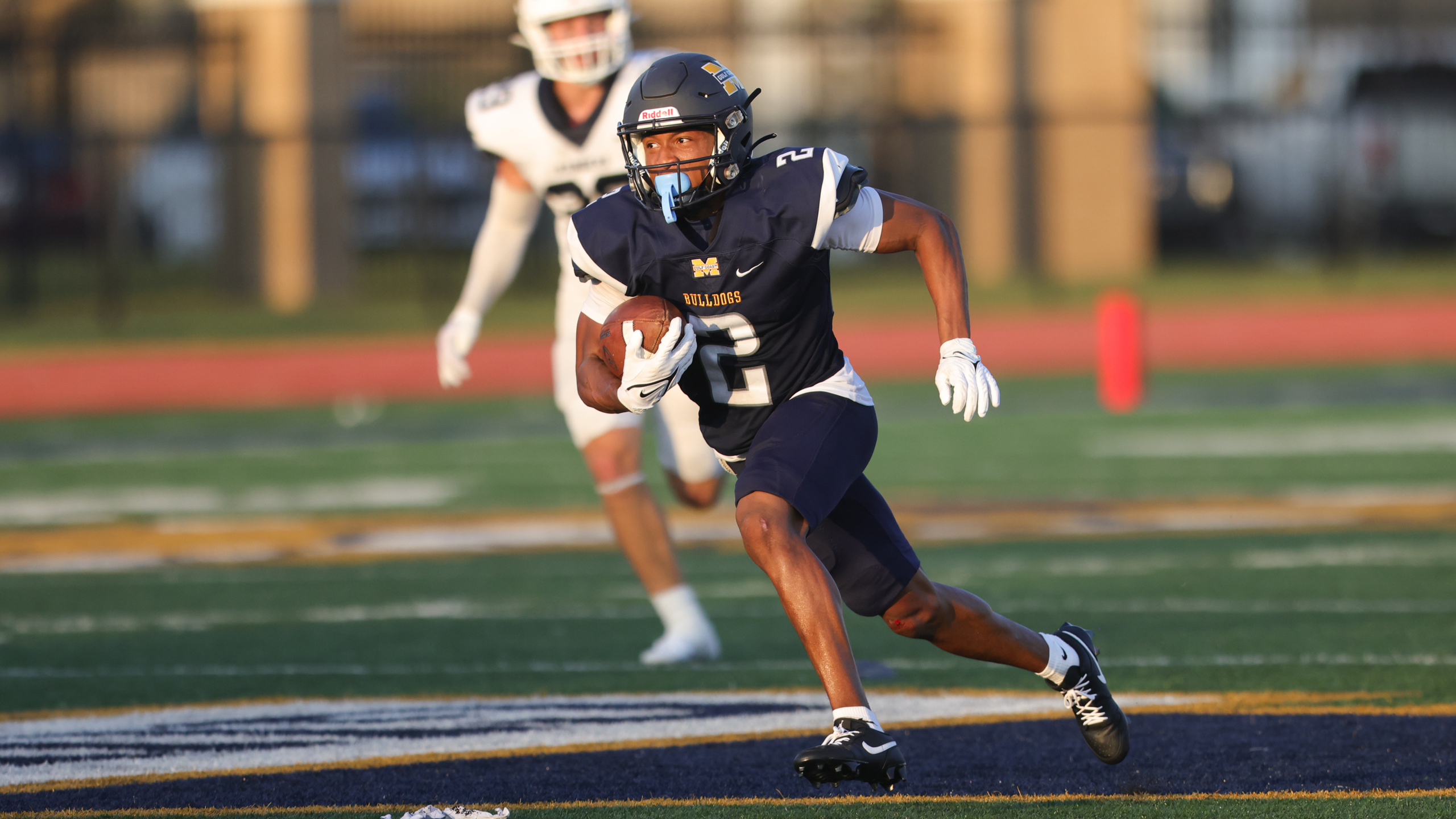 Bulldogs blow out No. 3 Northwest