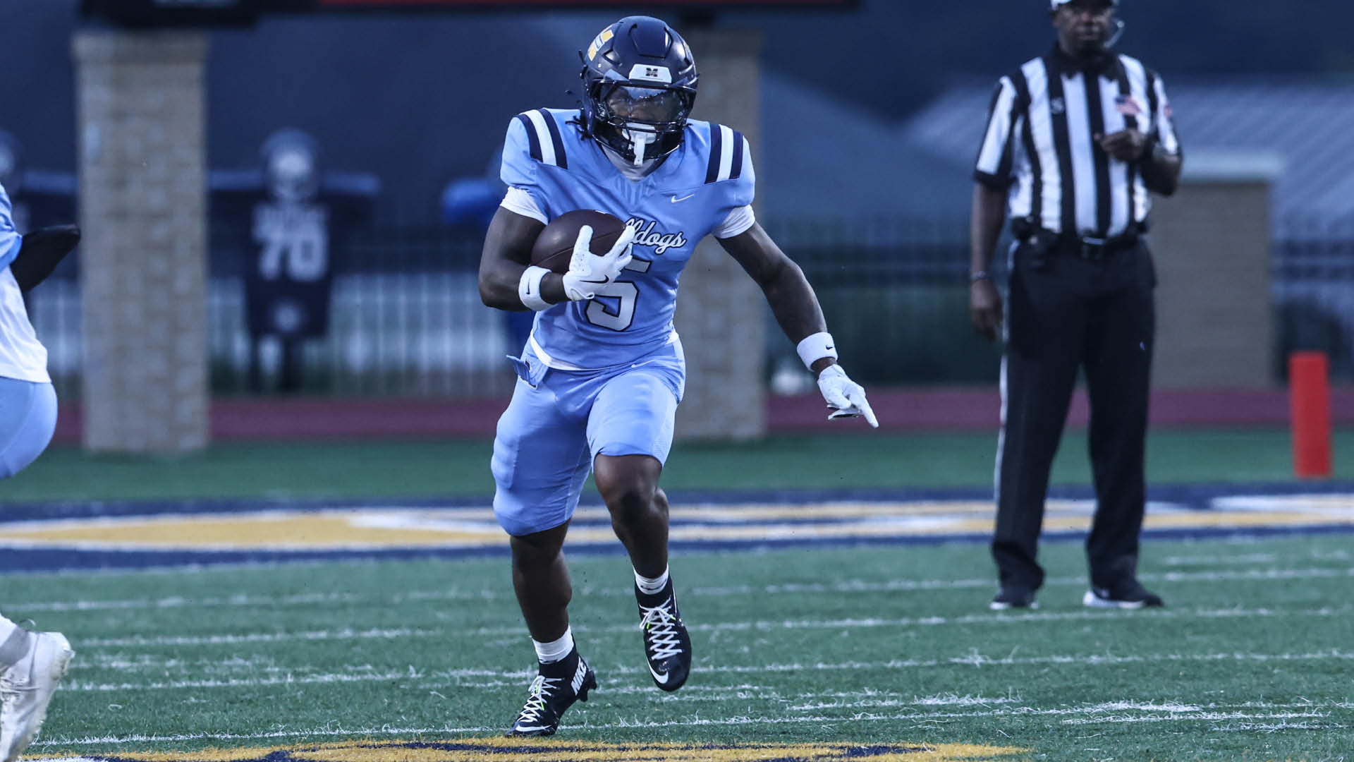 No. 10 Bulldogs sprint past Lions
