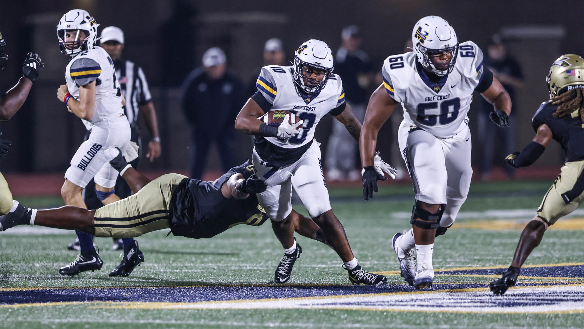 No. 4 Gulf Coast stays perfect with commanding 27-3 win