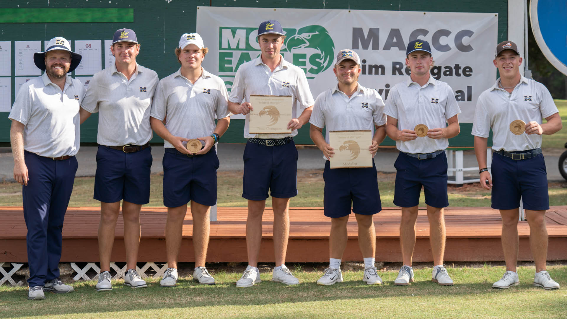 No. 3 Bulldogs sweep Jim Redgate