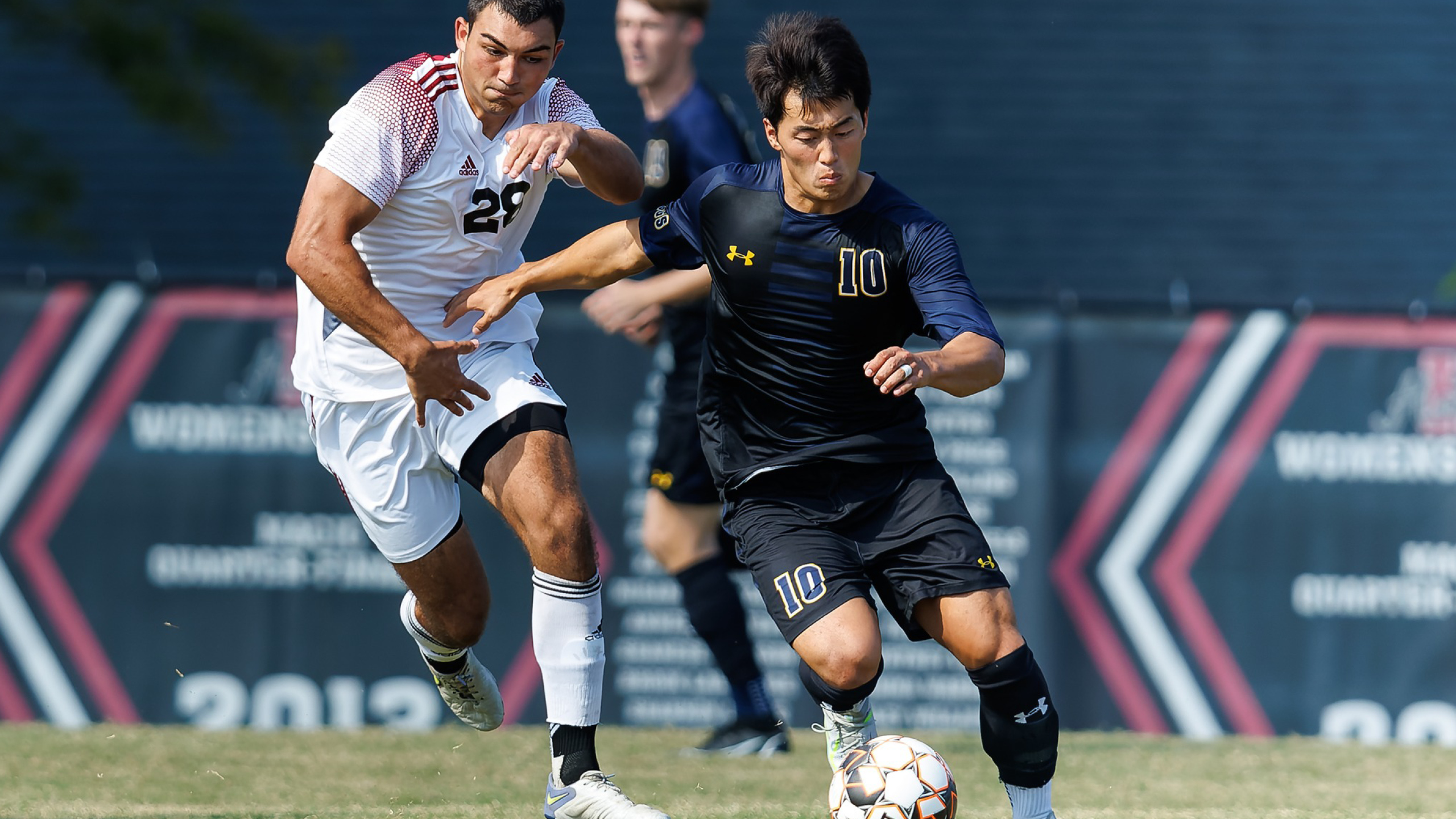 Bulldogs maintain hold on 4th