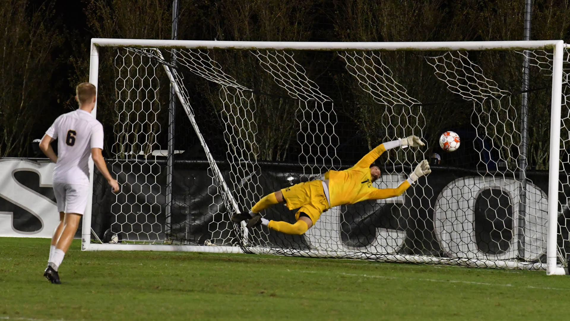 No. 6 Bulldogs fail to advance after PKs