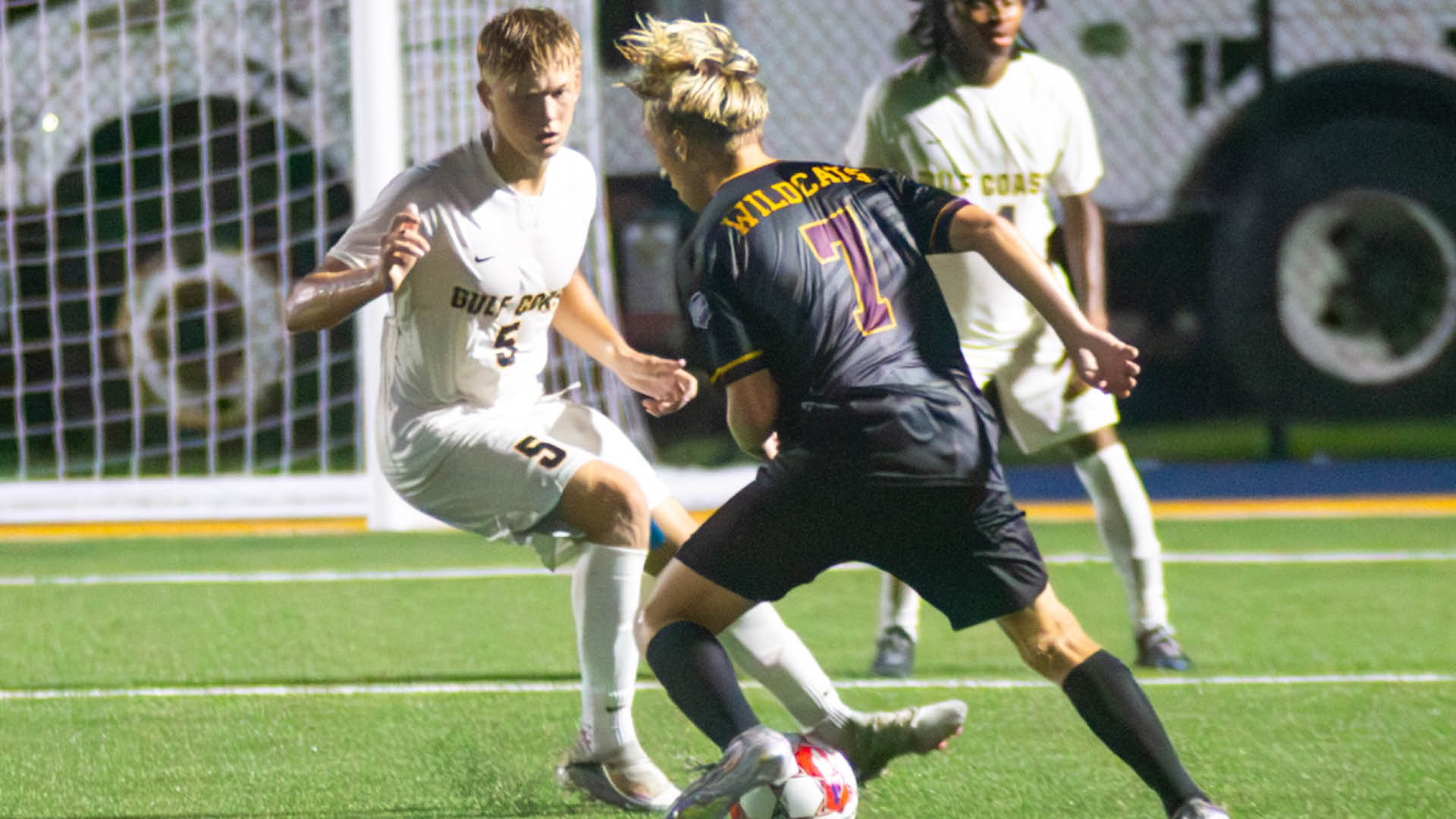 Bulldogs clinch playoff spot