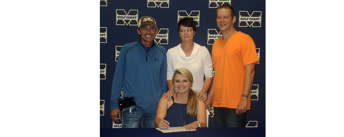 Kaitlin Lee signs with Ole Miss