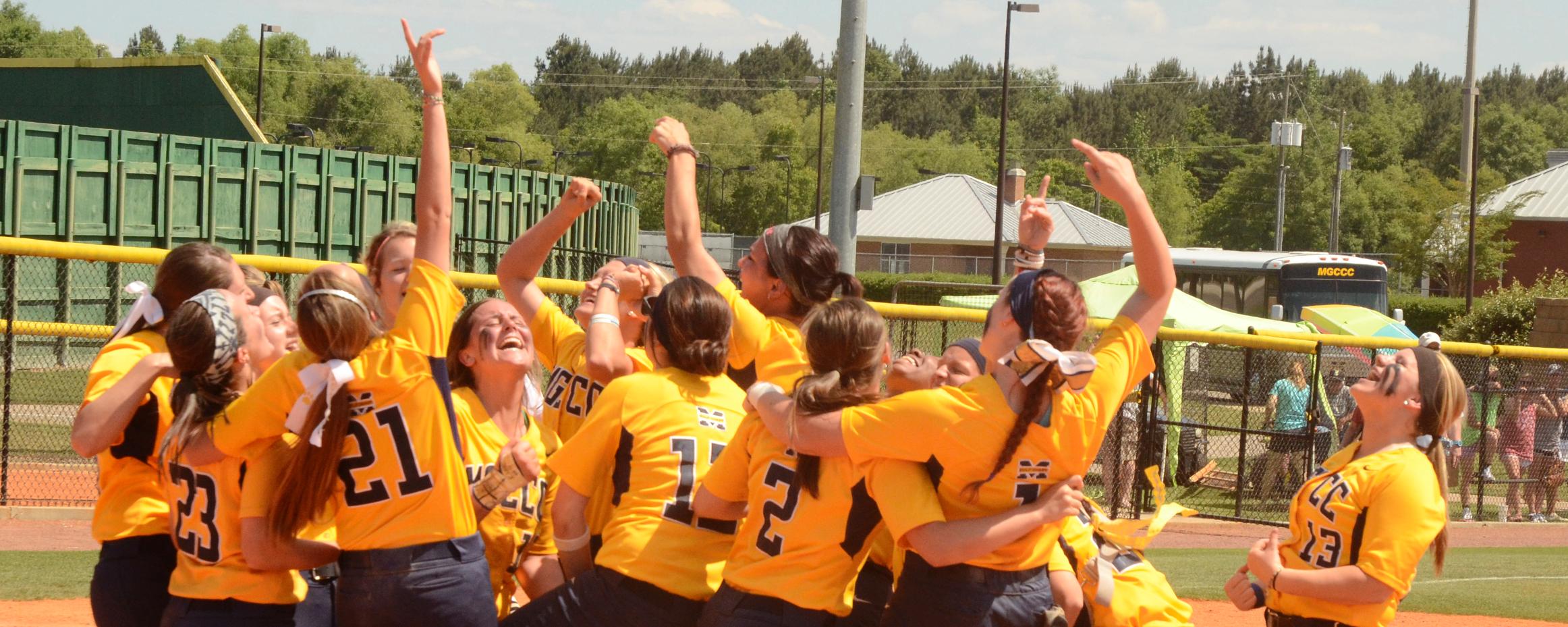 7 sign with MGCCC softball