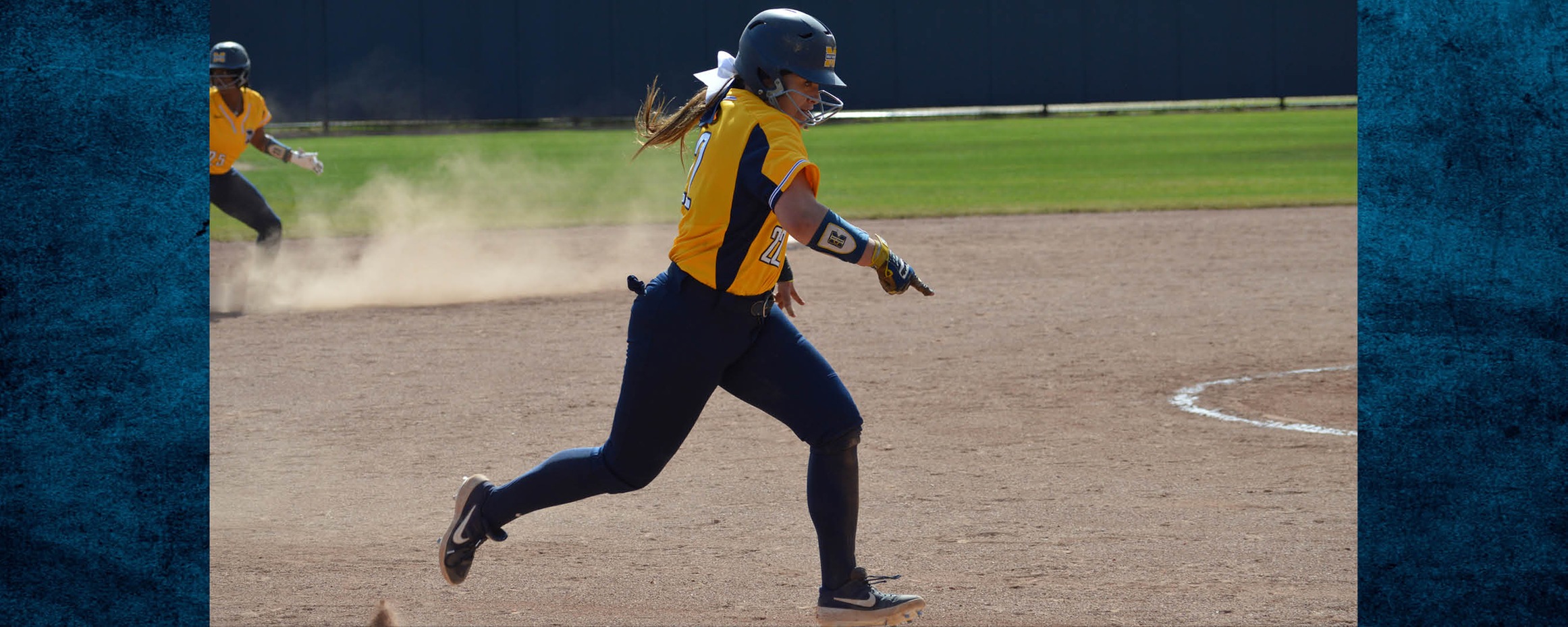 Lady Bulldogs split at Delta