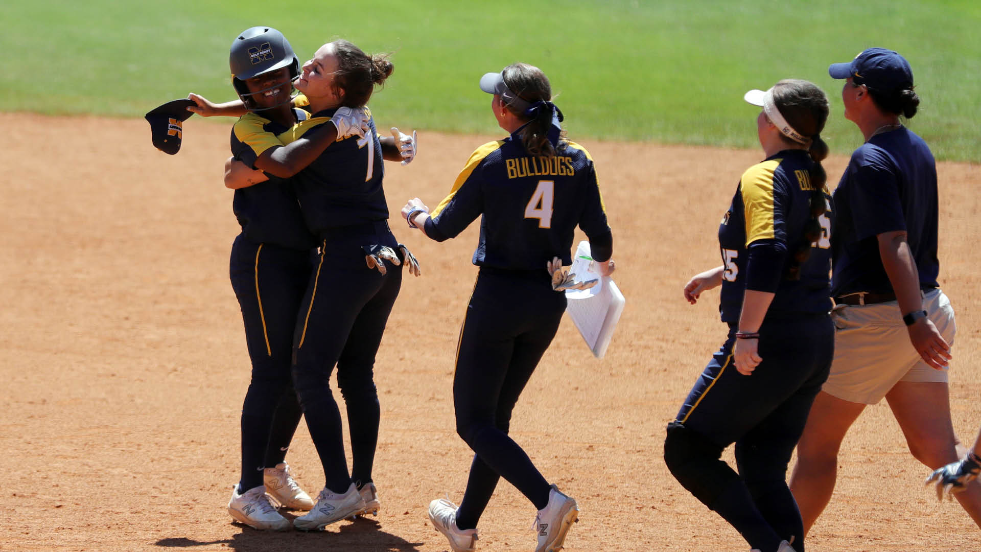 UPDATED: Shores, Jones walk off Hinds