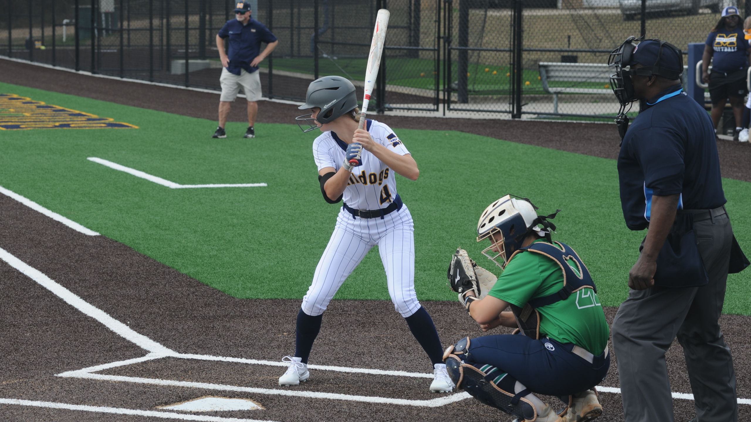 Bulldogs win 4th, 5th straight