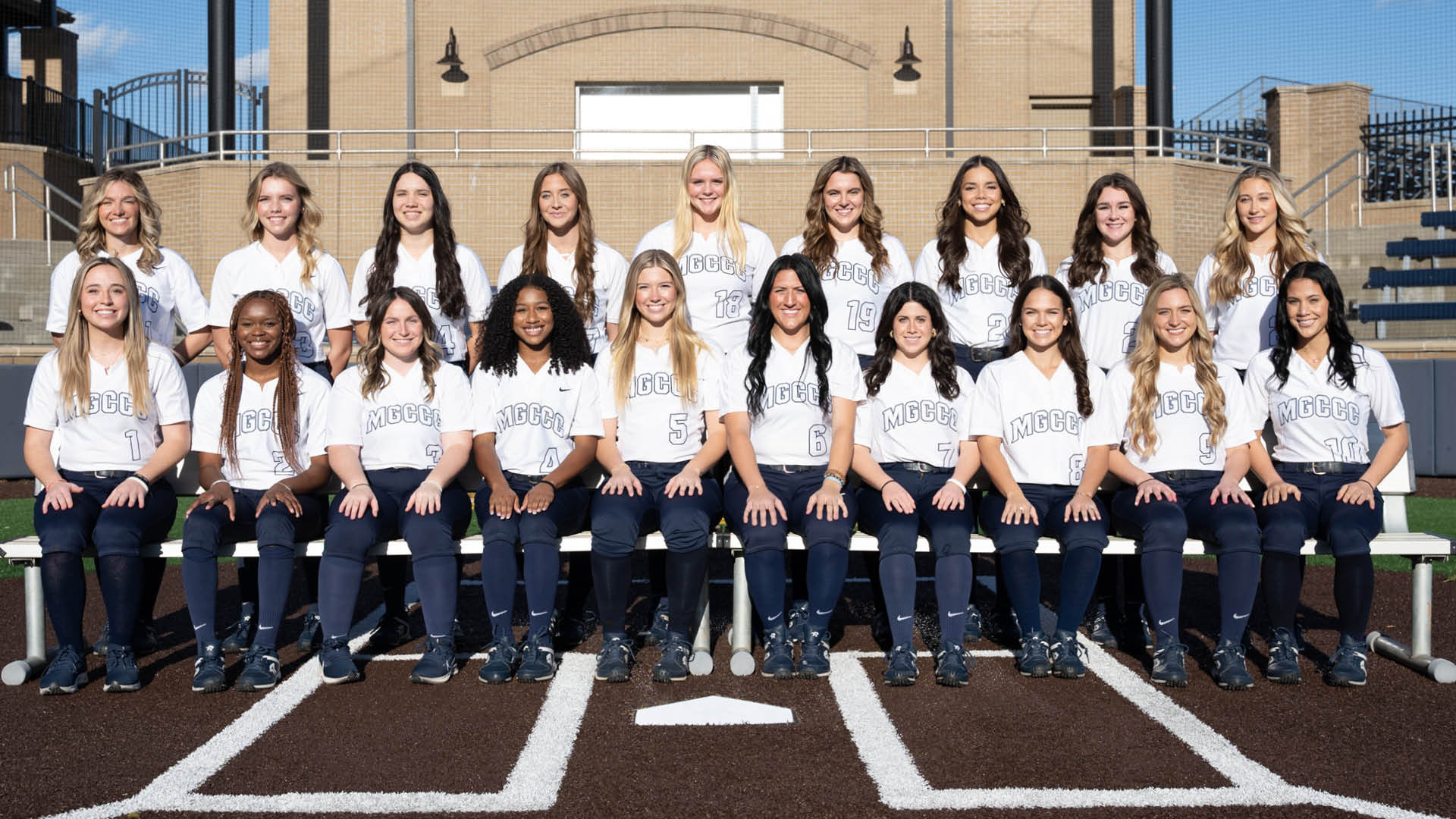 Bulldogs split conference opener