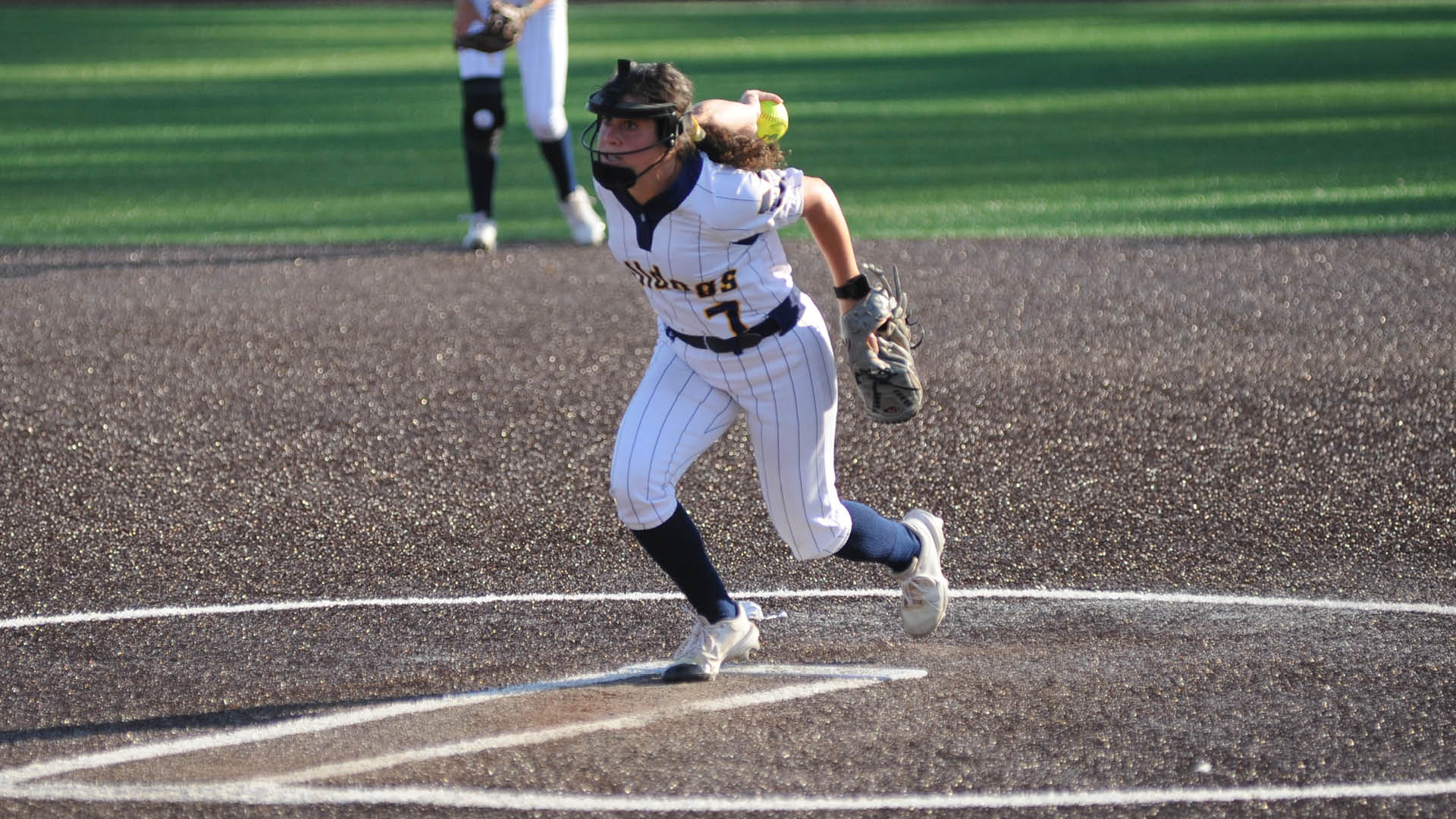 Falcon throws No. 20 Bulldogs to split