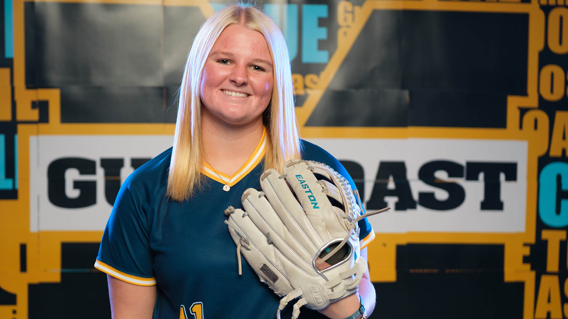 Bulldogs split again in Panama City
