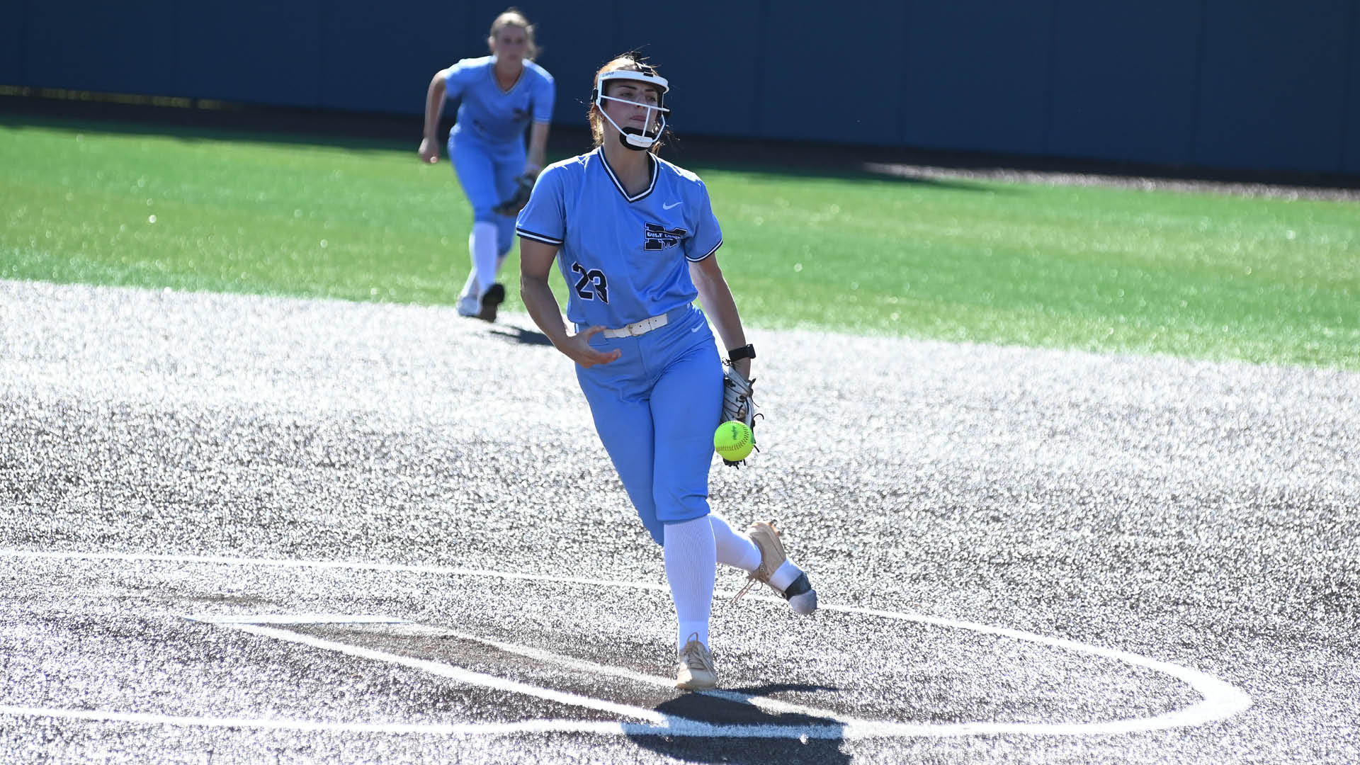 No. 22 Bulldogs sweep Holmes