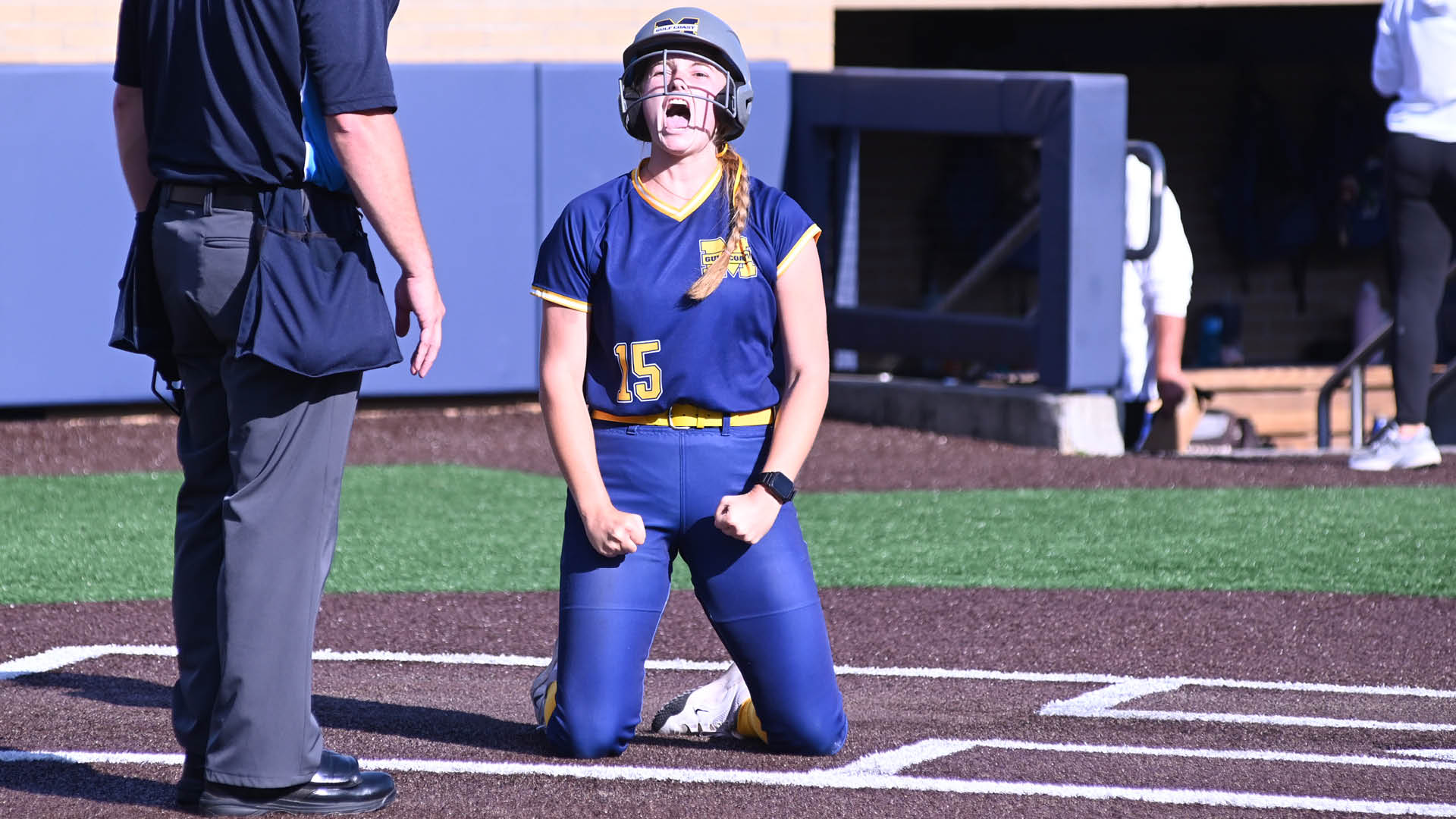 Softball loses twice to No. 4 Co-Lin