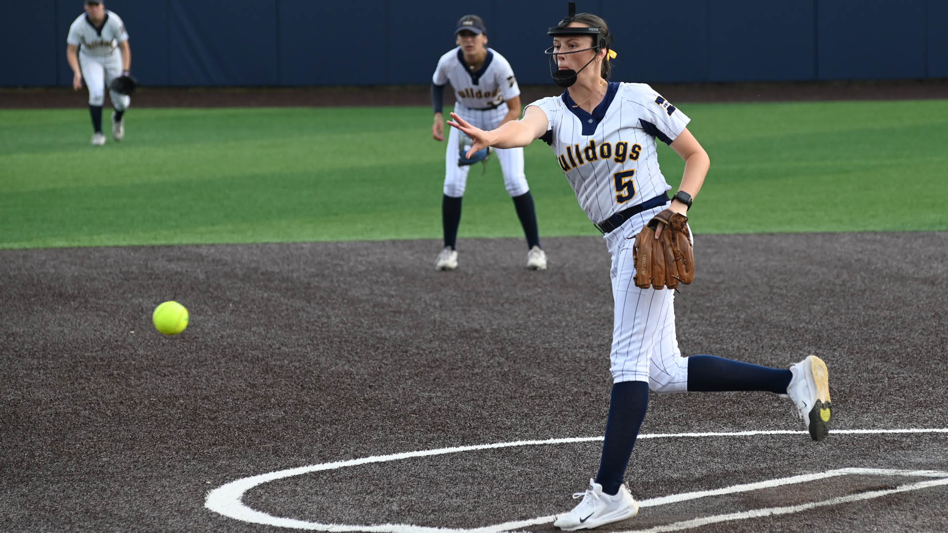 No. 24 MGCCC drops two one-run games at No. 1 PRCC