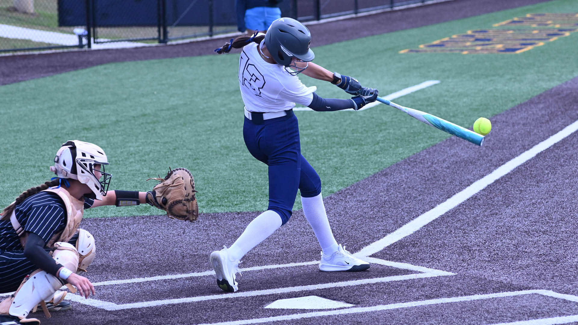 Bulldogs close out season with sweep