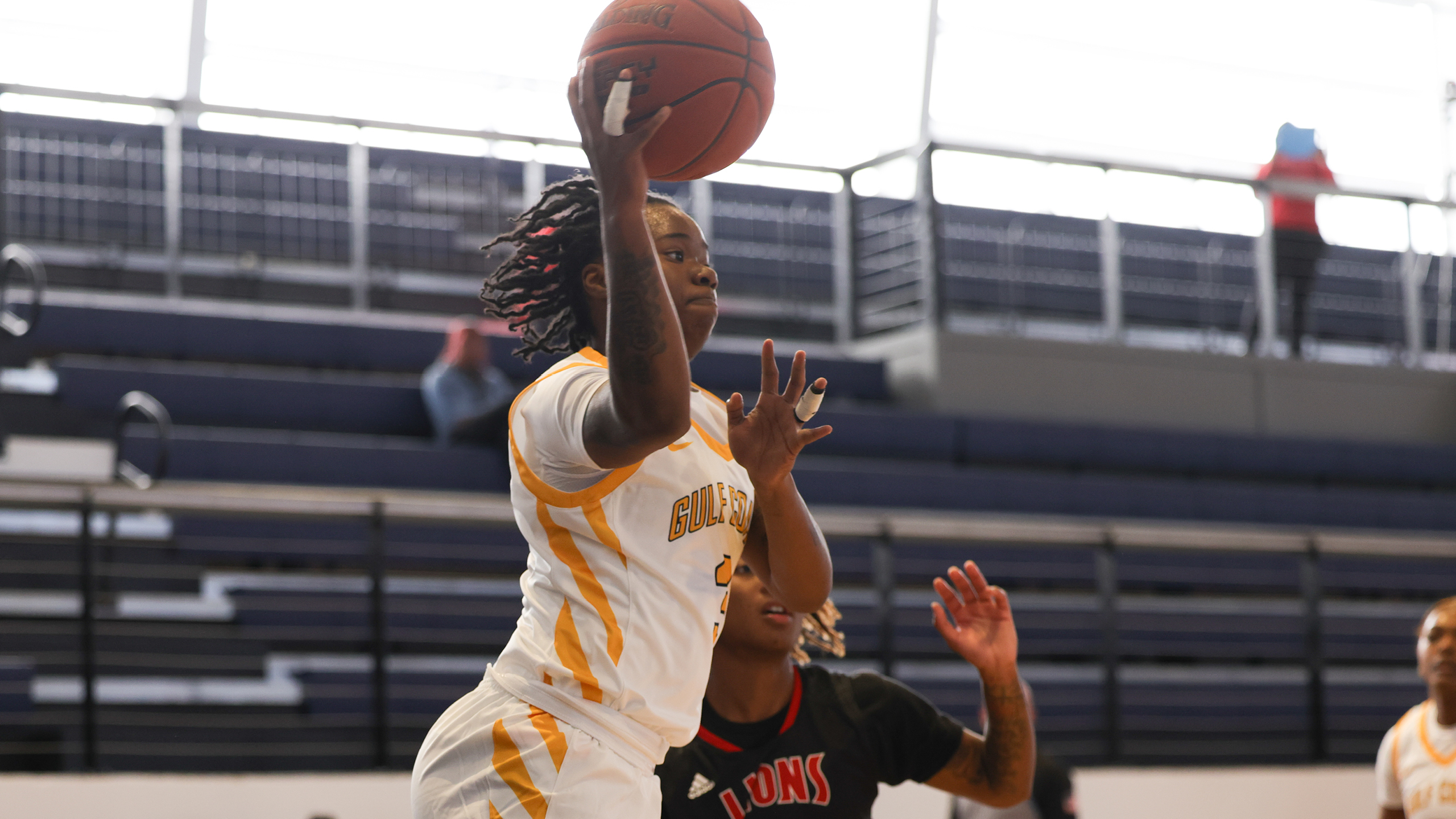 Bulldogs move into 4th in MACCC race