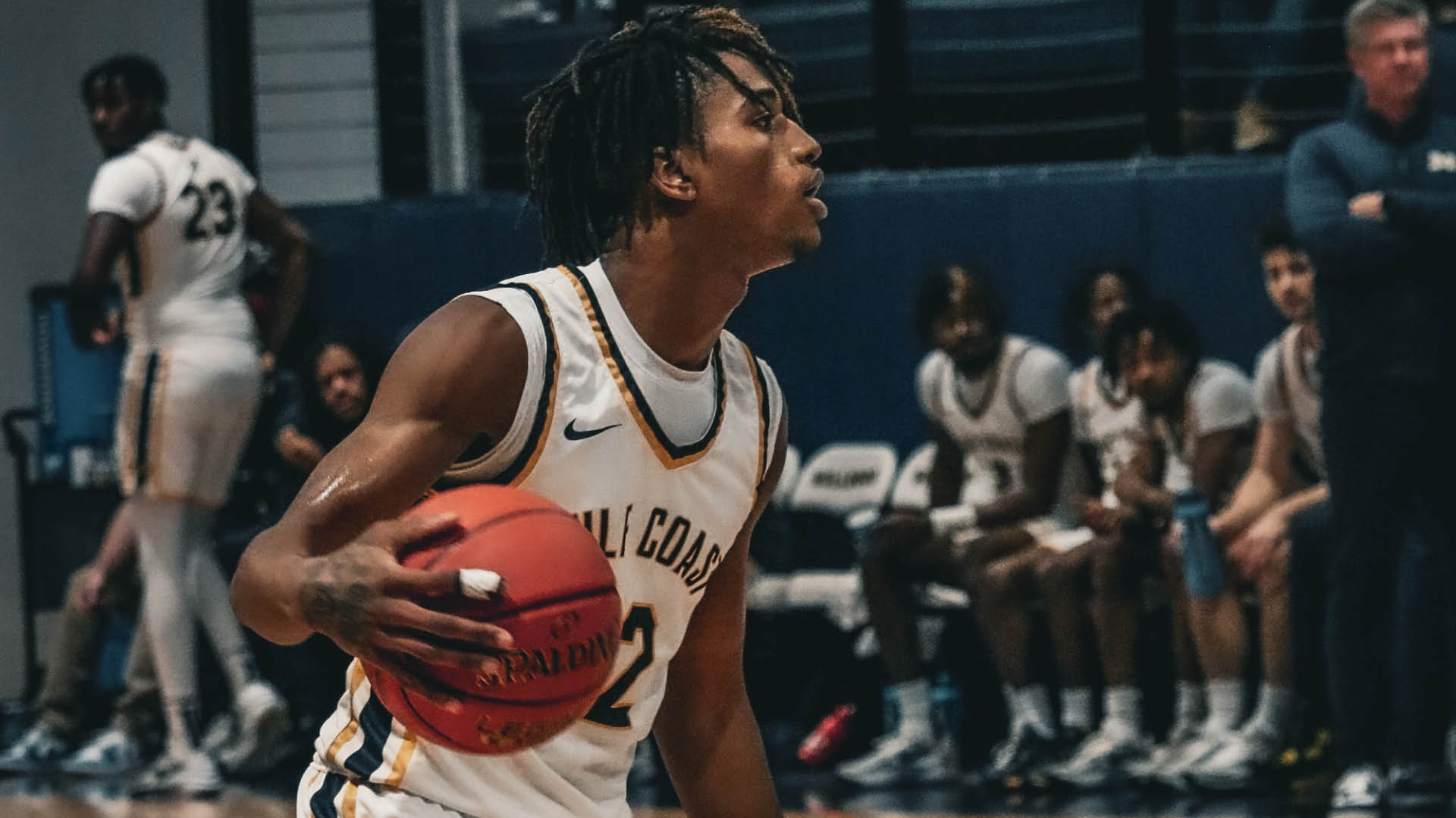 Bulldogs blow out Rams 101-64