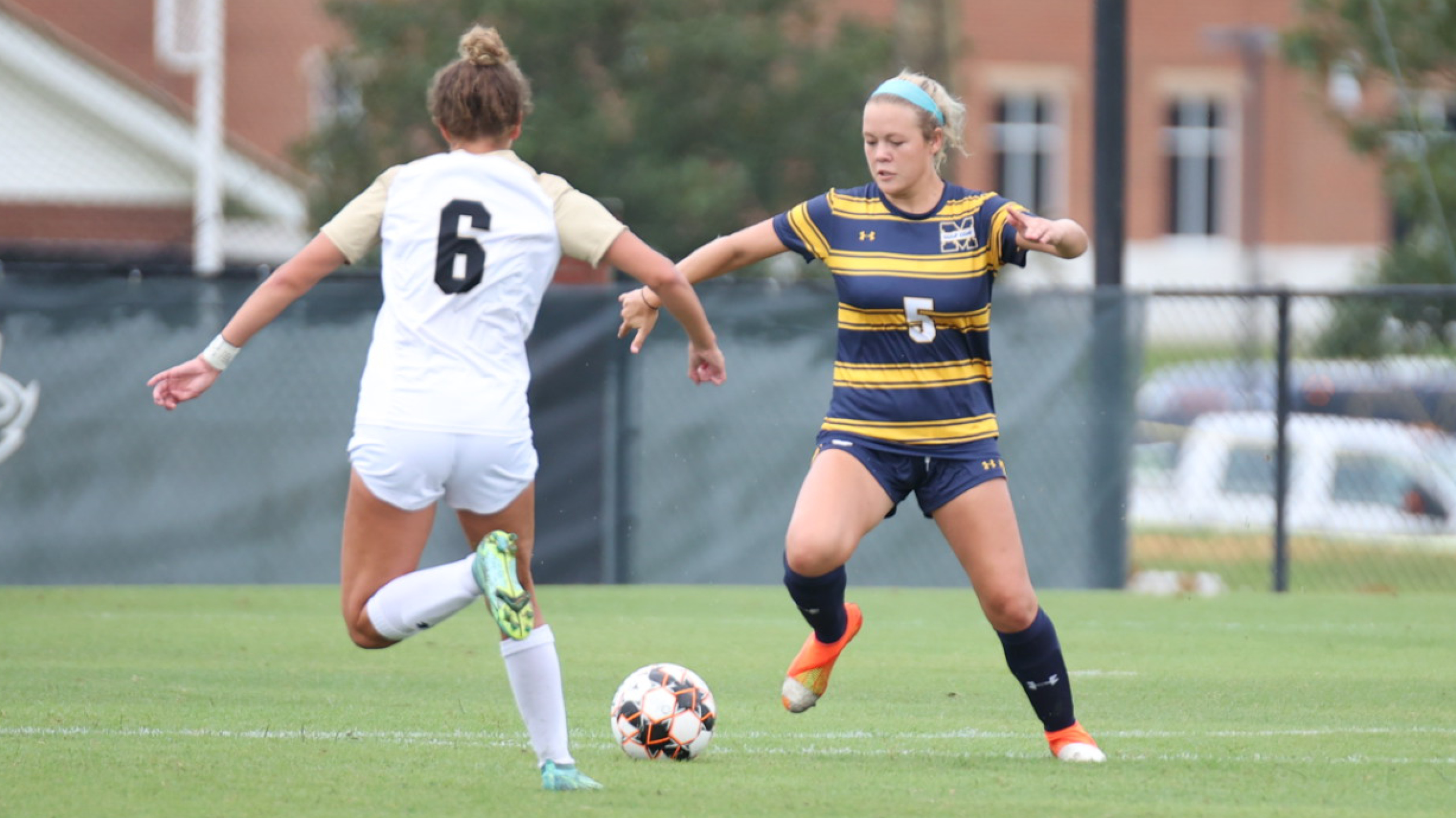 Bulldogs lose close one at No. 15 ECCC
