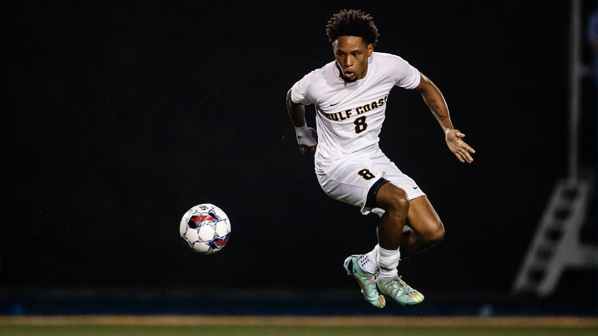 No. 5 Bulldogs back at home Friday
