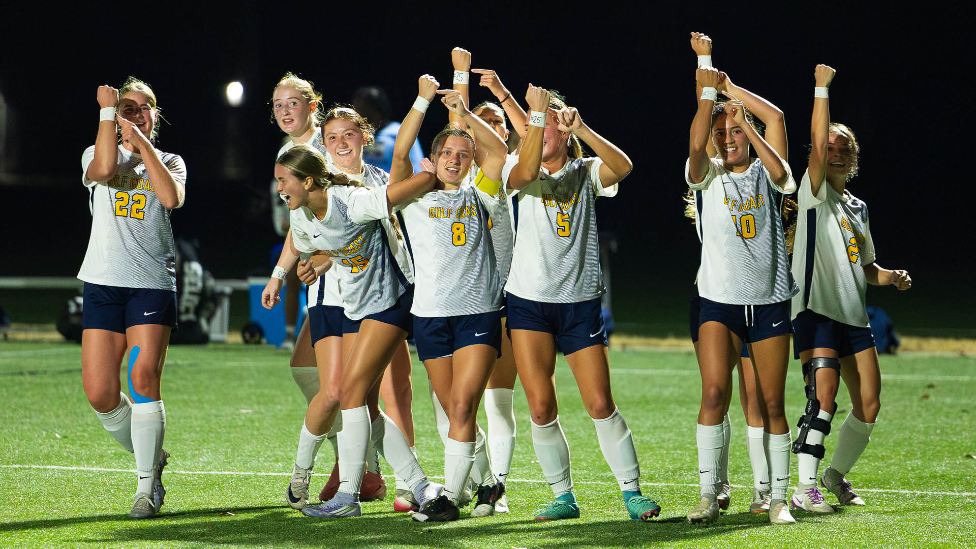 No. 5 Bulldogs shine in NJCAA debut
