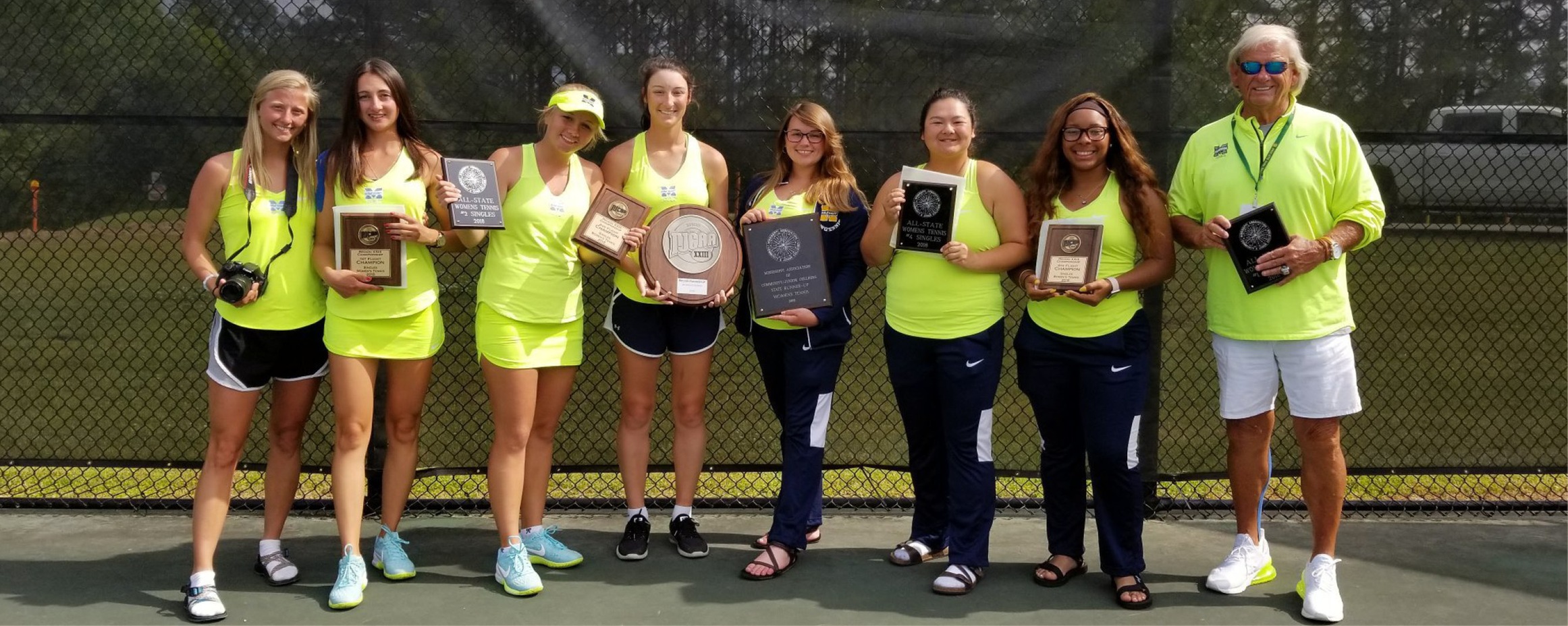 3 Lady Bulldogs win titles