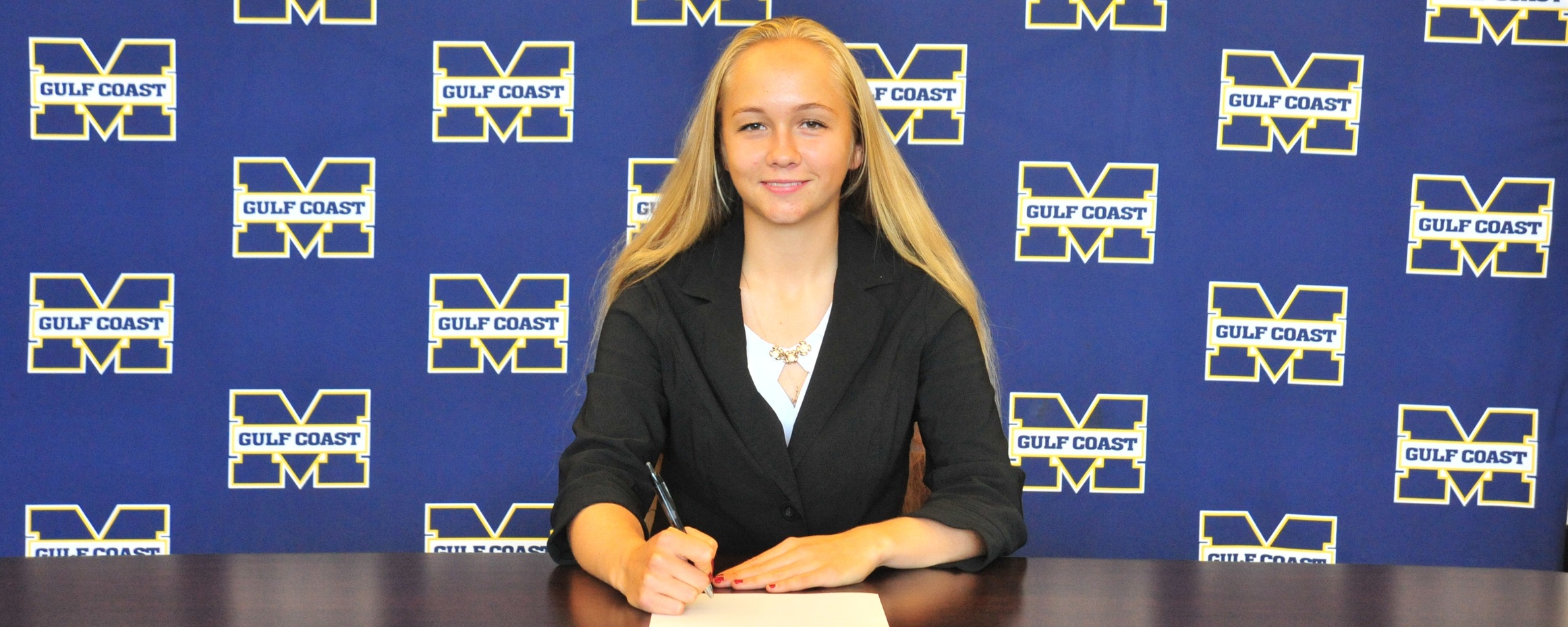 Lopareva signs with Chowan