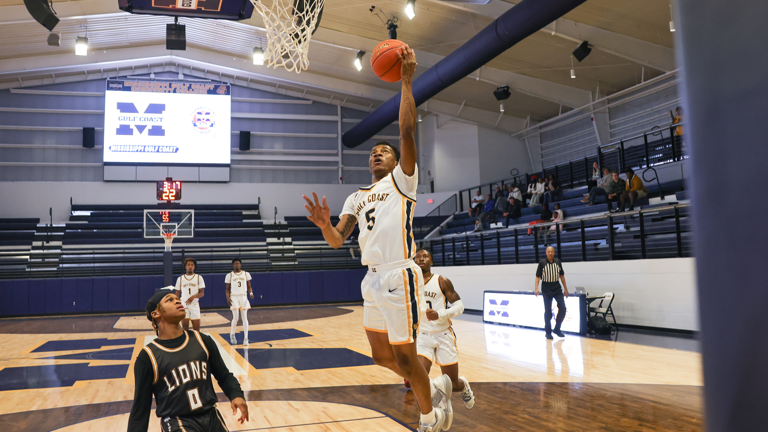 Sanders beats Meridian with huge drive